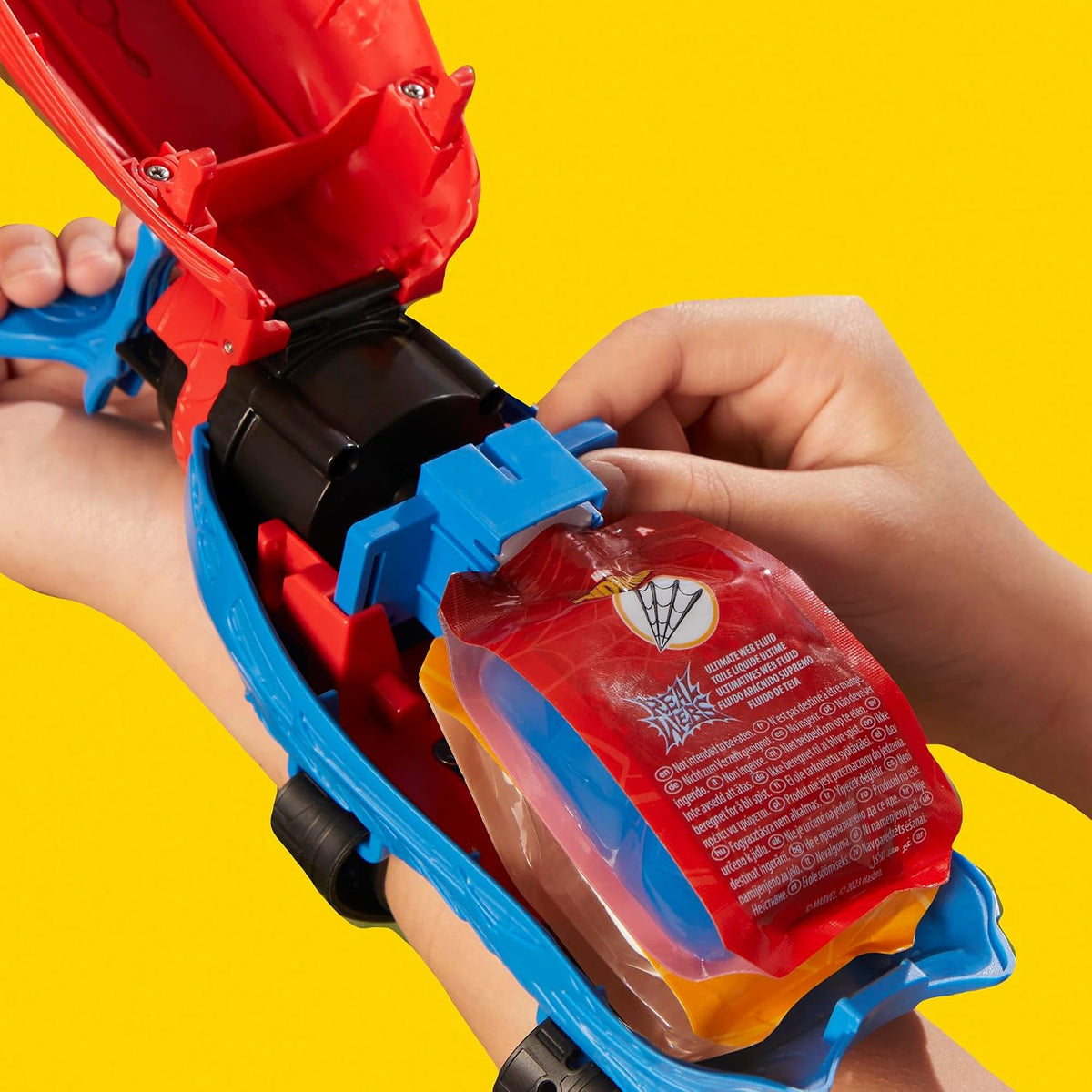 Marvel Spider-Man Real Webs Ultimate Web Blaster, 2-in-1 Blaster, Role Play Toy, Spider-Man Costume, Spider-Man Toys for Kids 5 and Up